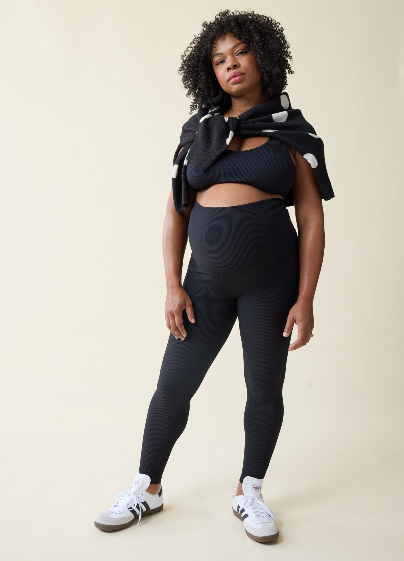 Hope is 5’8”, 8 months pregnant, and wearing size medium||Black