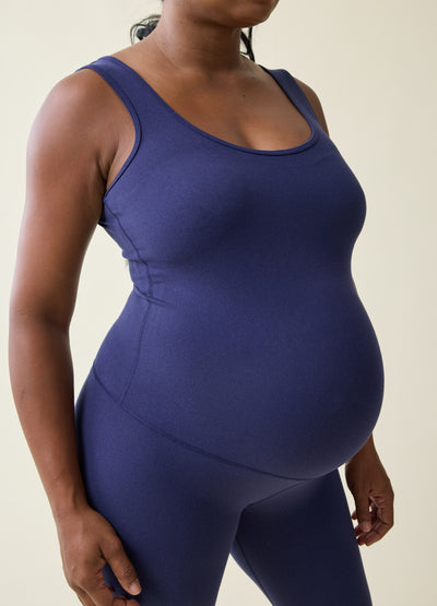 Hope is 5’8”, 8 months pregnant, and wearing size medium||navy