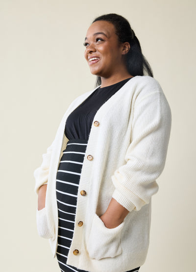 Maureshia is 5 months pregnant and wearing size large ||Cream