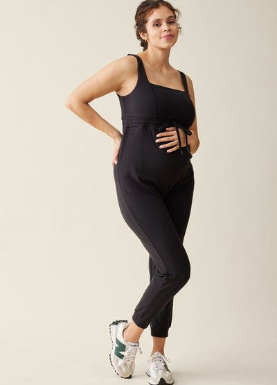 Melissa is 20 weeks pregnant, 5’6” and wearing a size S||black