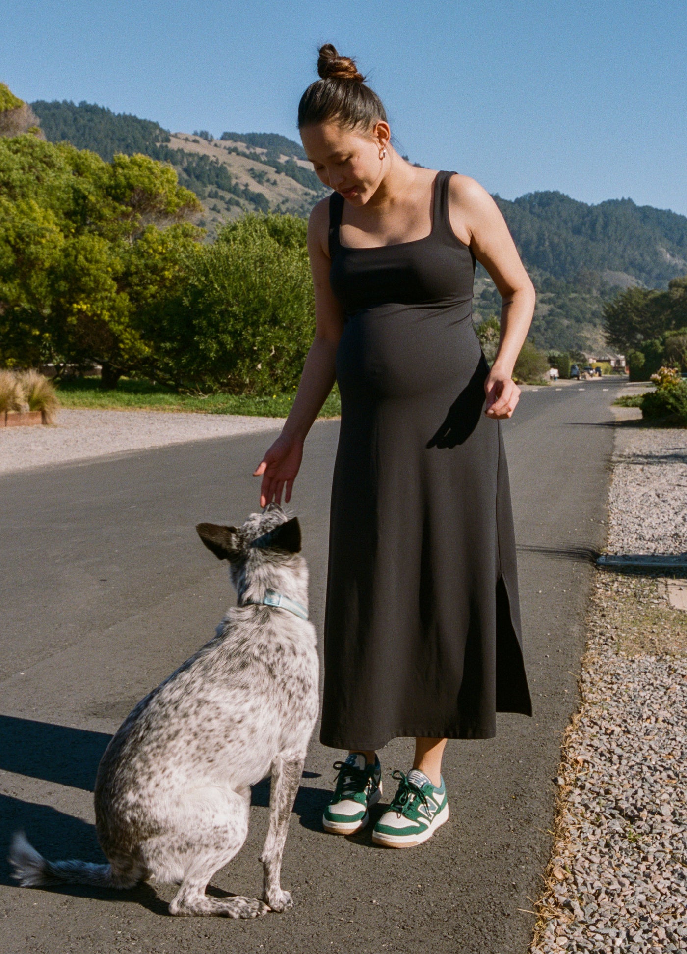 Steph is 36 weeks pregnant, 5’8” and wearing a size S||black::hover