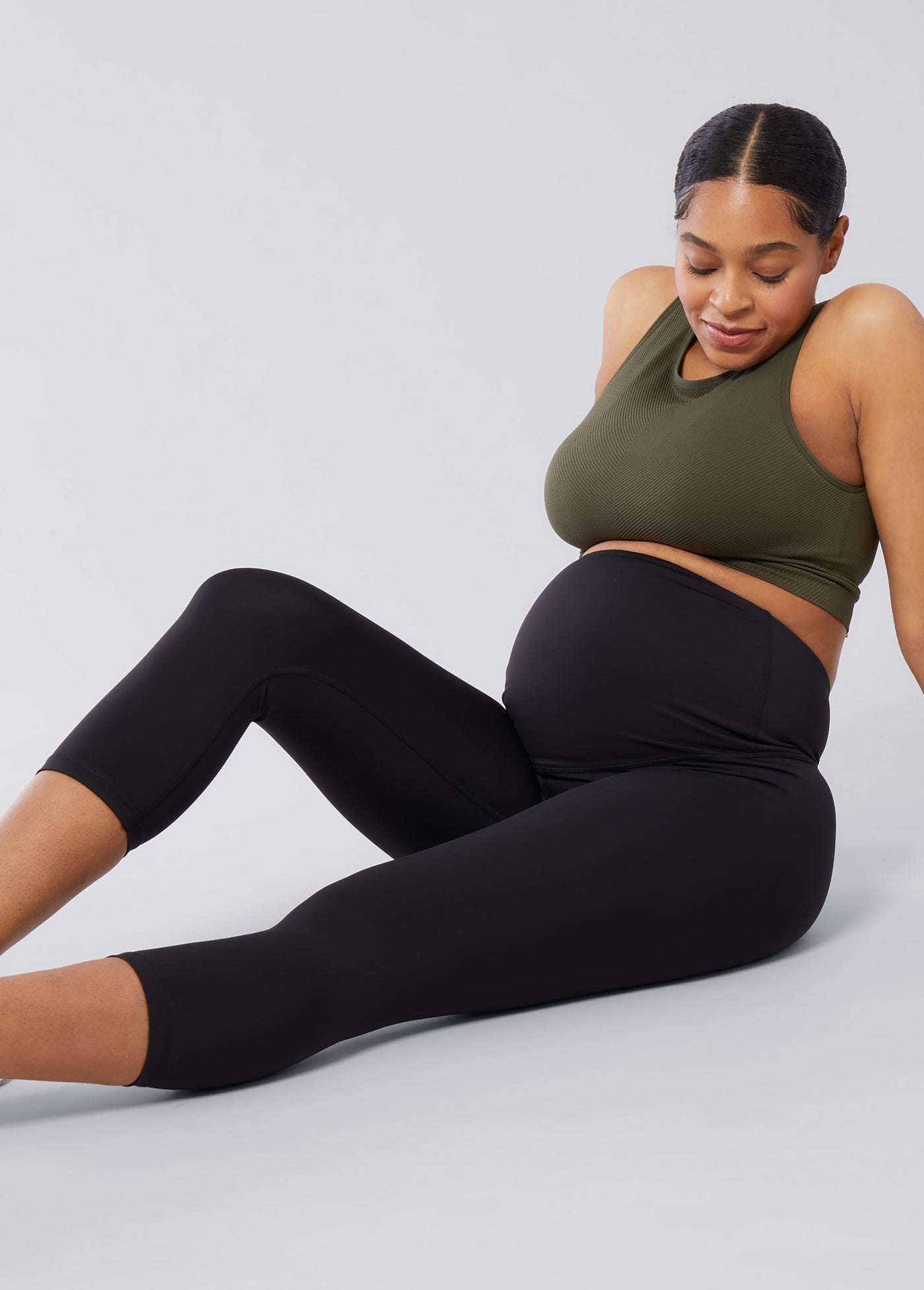 Maternity Capri Leggings - Cropped Style with Supportive Waistband